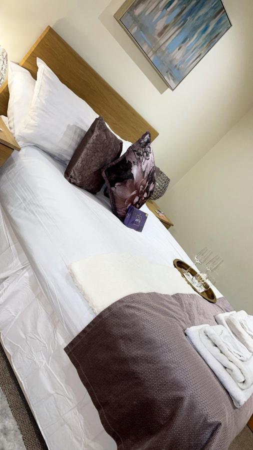 The Armada Inn Armoy Exteriör bild